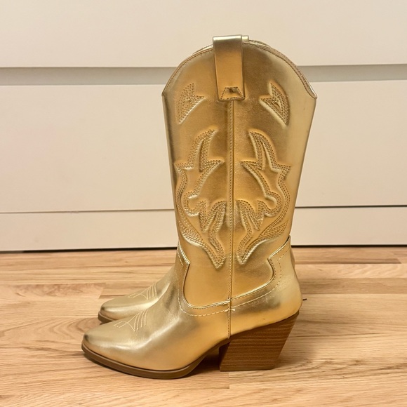 NEW Soda Gold Metallic Pull On Western Cowgirl Boots Size 5.5 - Picture 3 of 9